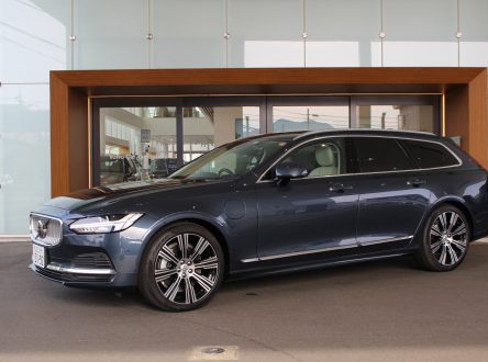 ボルボ・カー山口試乗車 V90プラグインハイブリッド