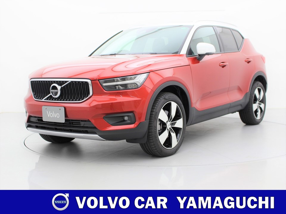 XC40 T4 モメンタム　パノラマサンルーフ　１９インチアルミホイール　パワーテールゲート　ワイヤレス充電